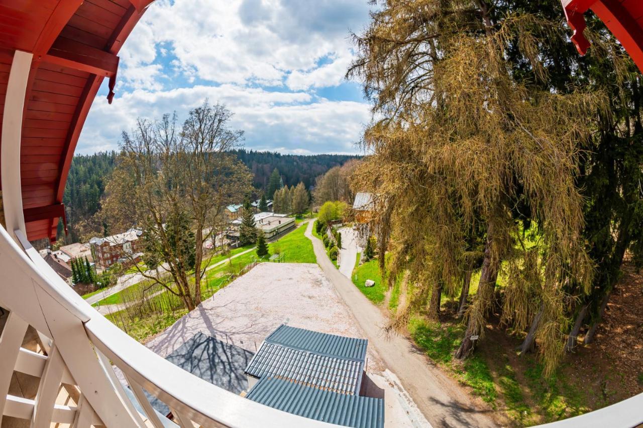 Penzion Zamecek Janske Lazne Bagian luar foto