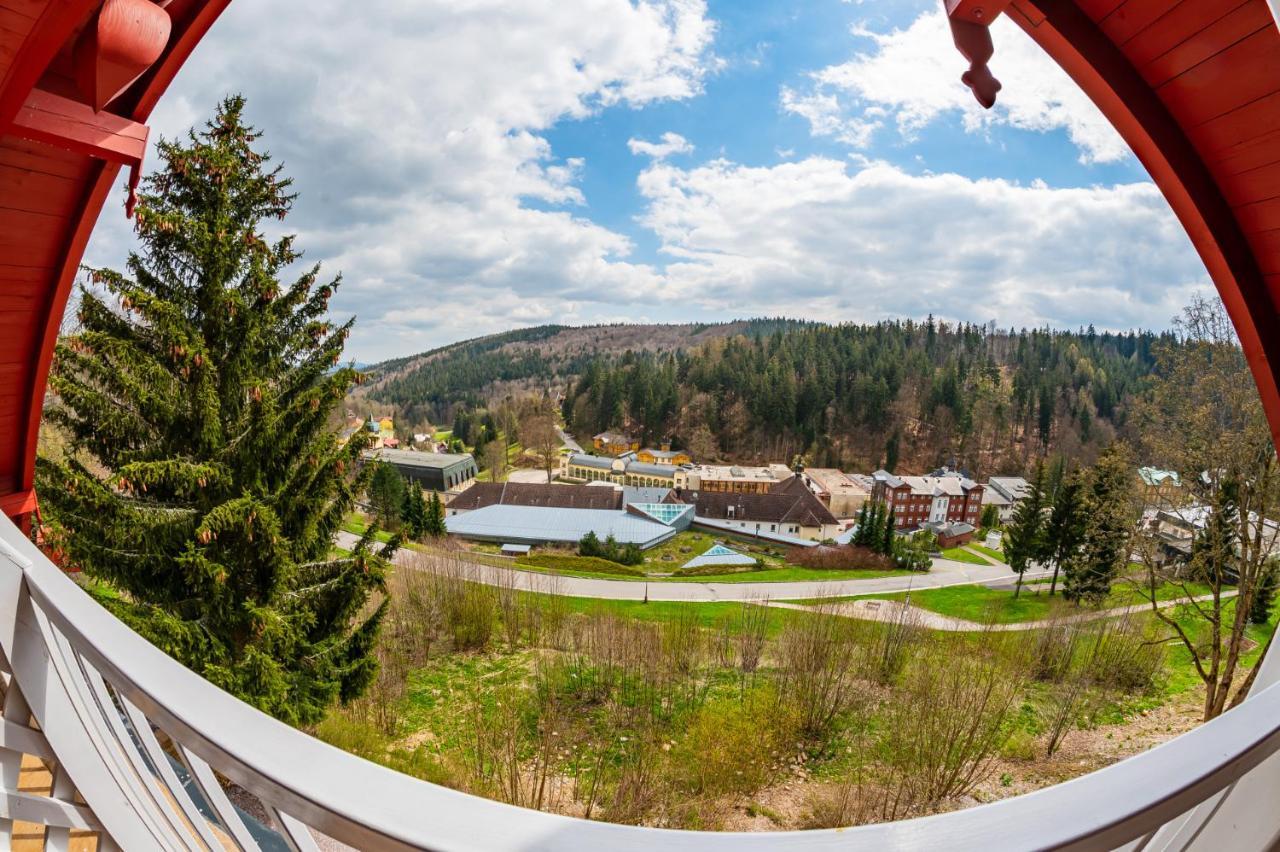 Penzion Zamecek Janske Lazne Bagian luar foto